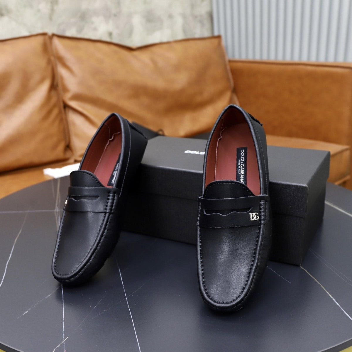 Dolce & Gabbana Black Logo-Detail Loafers — hero
