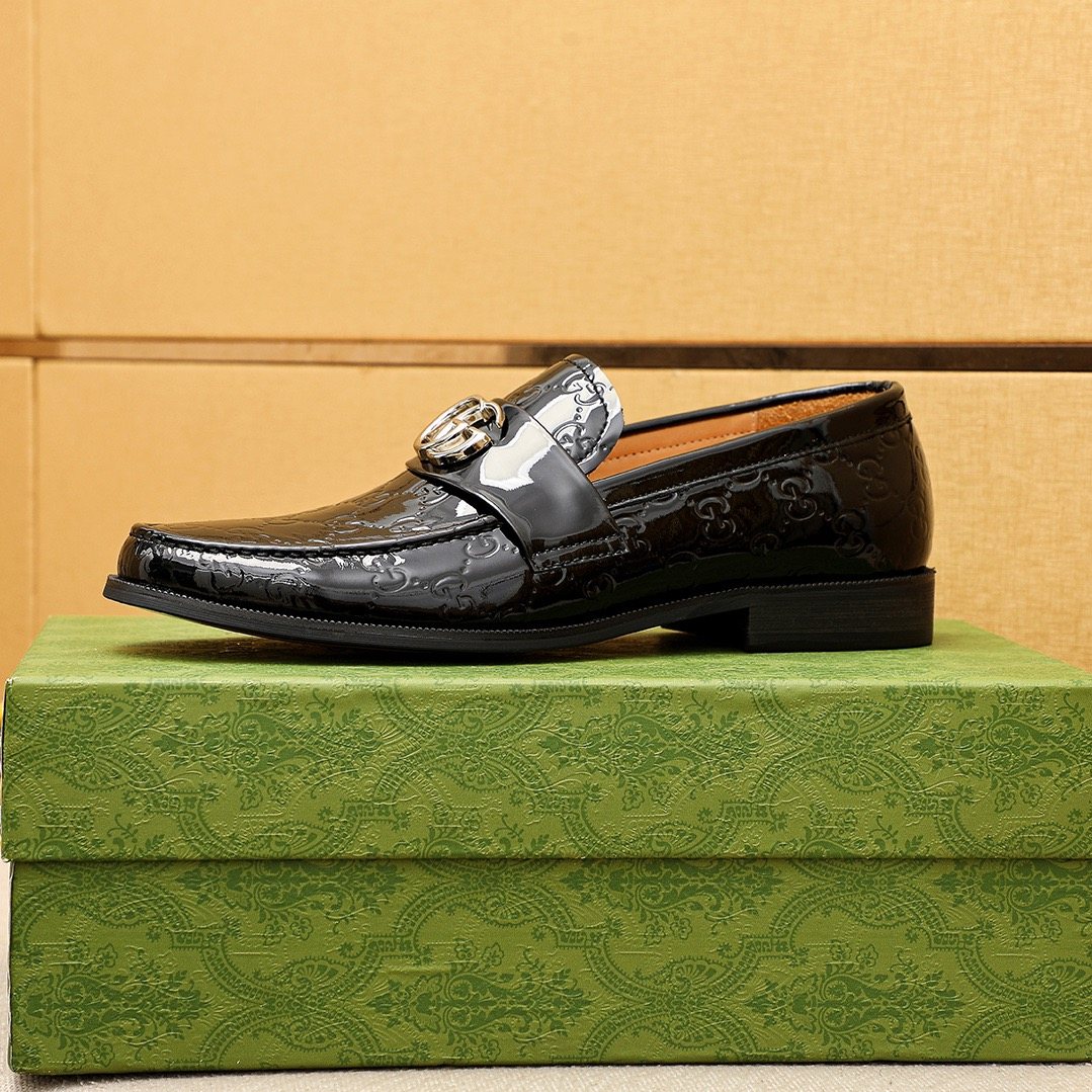 GUCCI Black Glossy Loafers — side