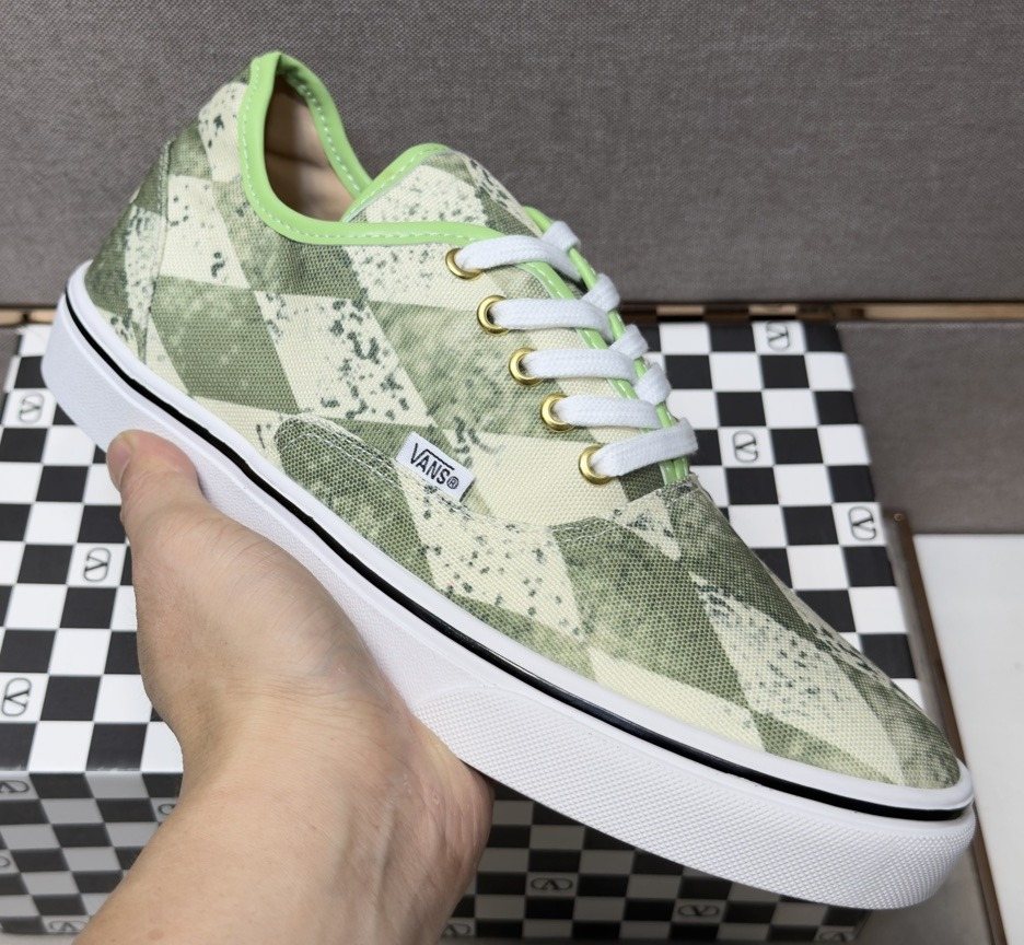 Vans Green Camouflage Low-Top Sneakers — front