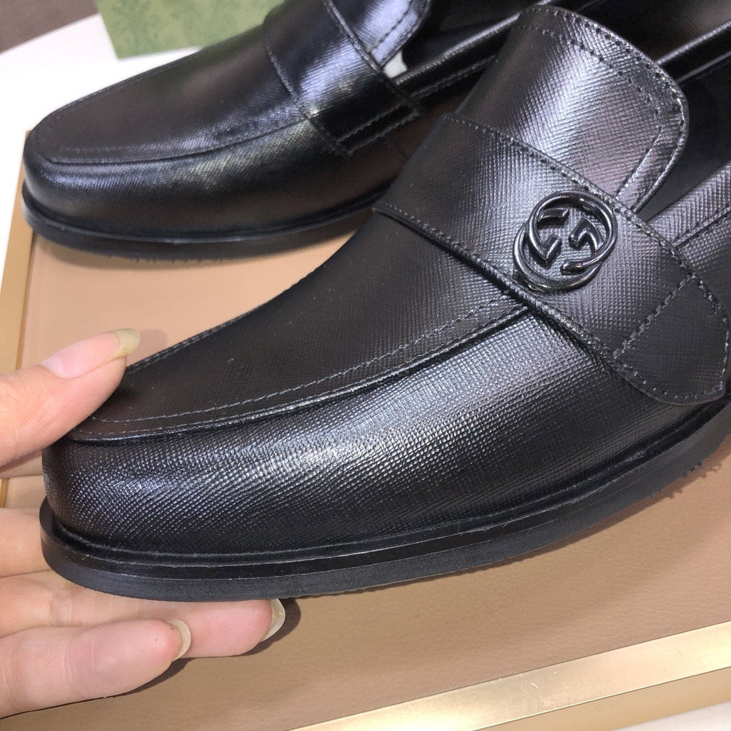 Gucci Black Leather Loafers — detail