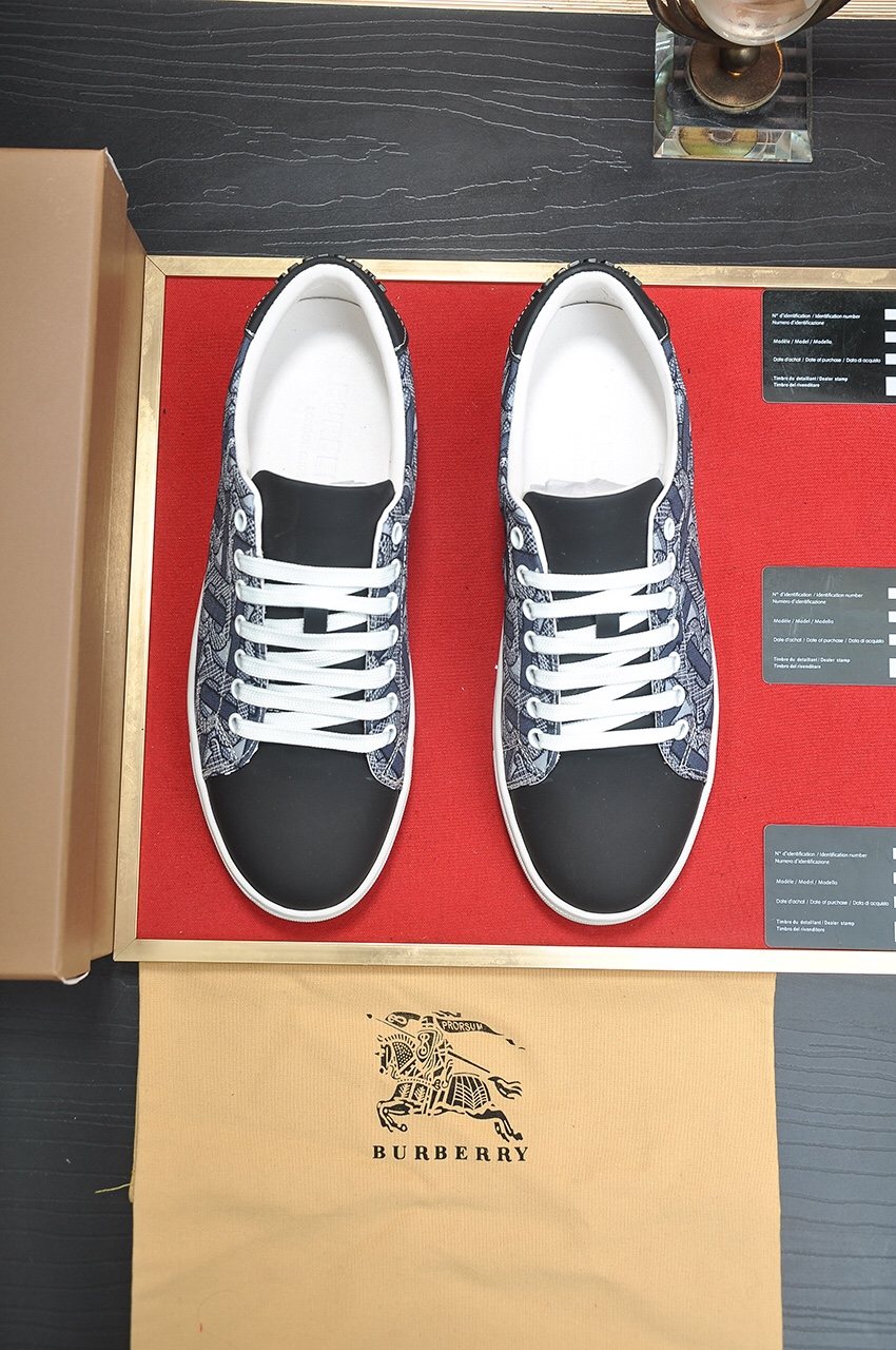 Burberry Patterned Low-Top Sneakers — front